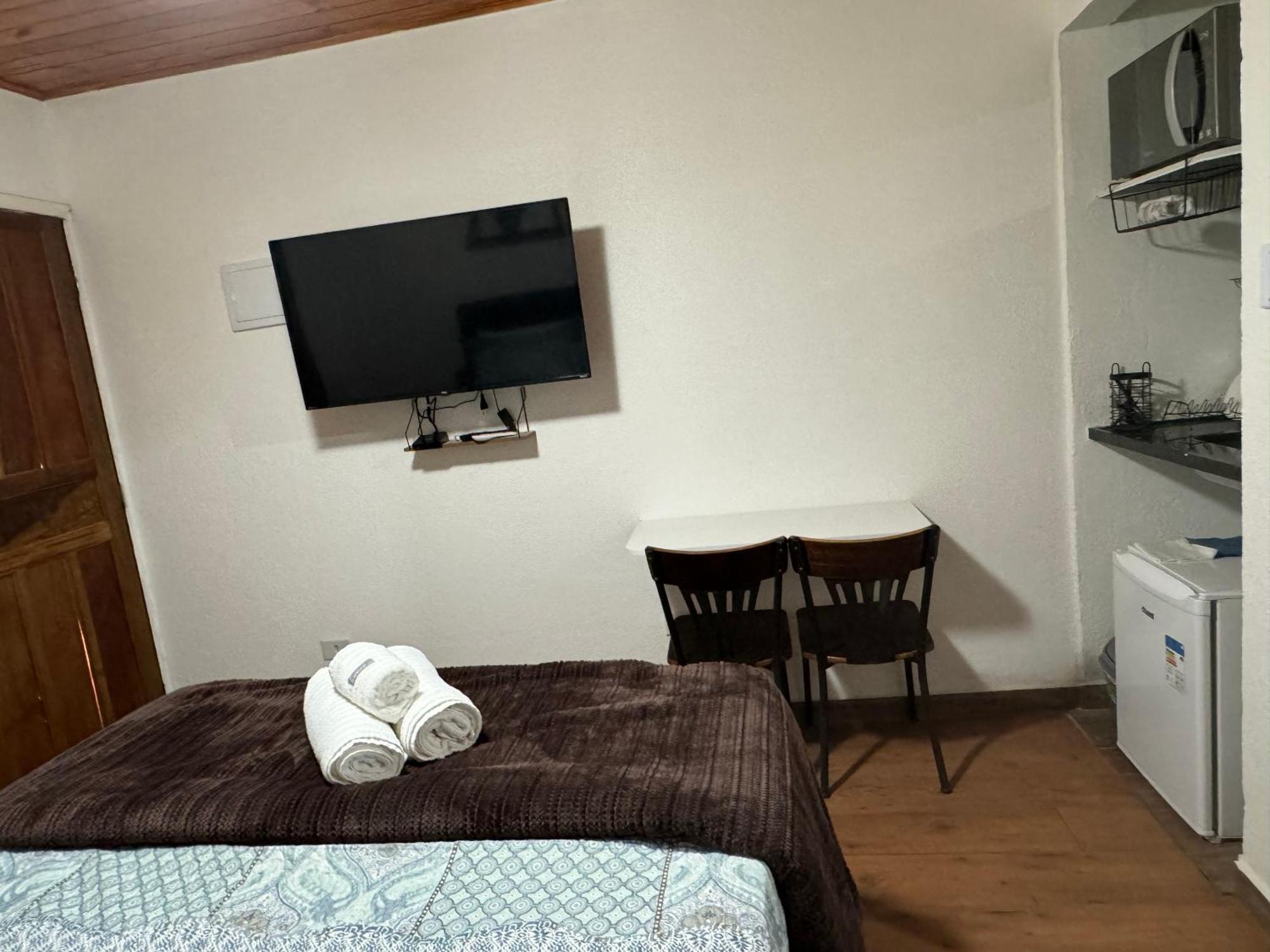 Alojamento de Turismo Selvagem Chale 02 Com Mini Cozinha No Coracao De Penedo *